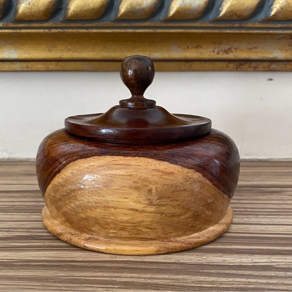 Small 2 Toned Wood Turned Trinket Box with Lid - Picture 3 of 8